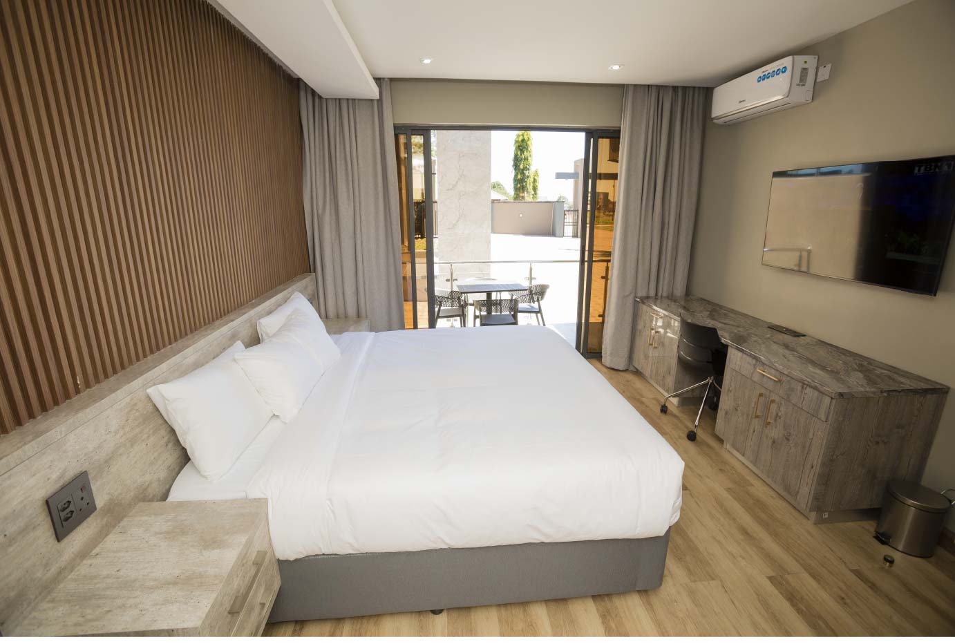 Self-Catering Apartment - Modern Bedroom