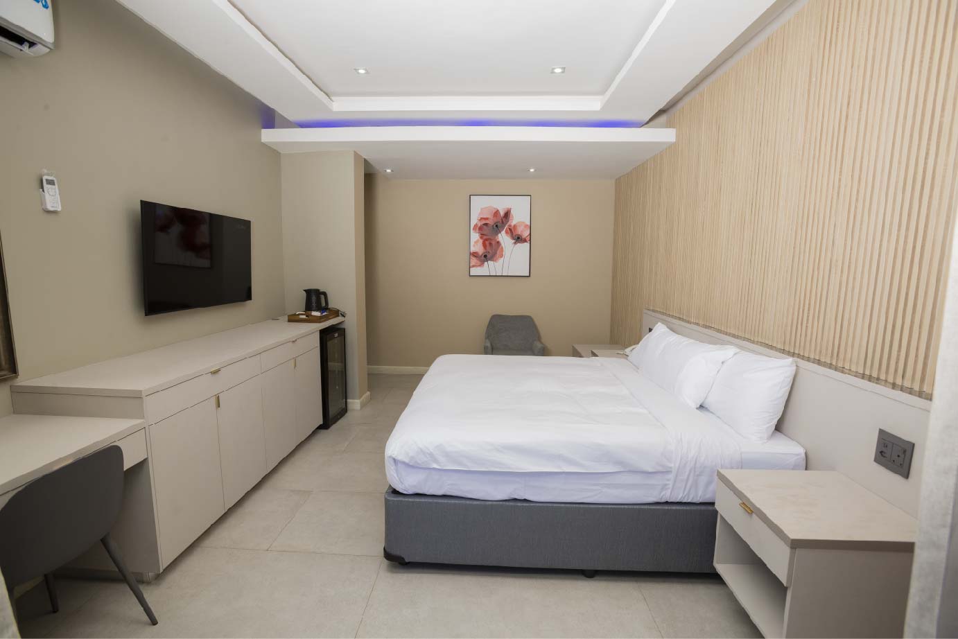 Executive Room - Desk and TV Area
